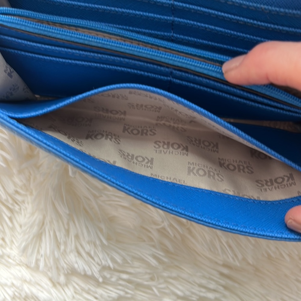 Great condition Michael Kors Wallet - Picture 6 of 7